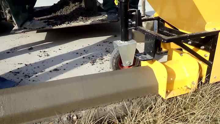 New Design Extruded Curb Machine Concrete Landscape Curbing Machine ...