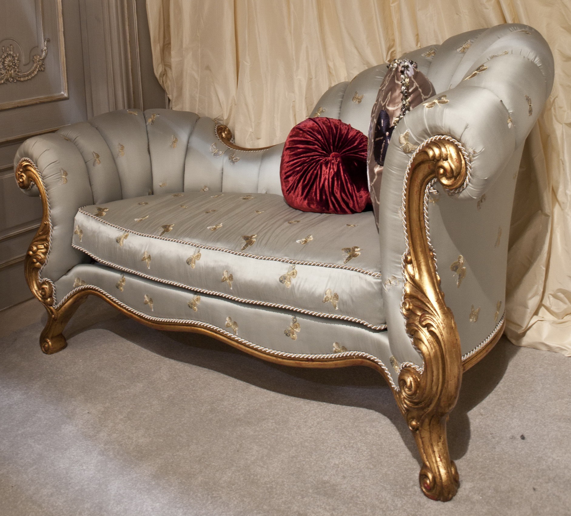 Indian Wedding Gold Curved 2 Seater White Solid Wood Sofa Garden Dubai Sofas For Restaurant Buy 2 Seater Sofa Indian Wedding Sofa Curved Sofa Product On Alibaba Com