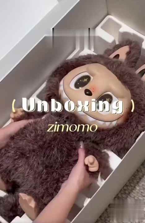 Popmart Jumbo Labubu Plush Toy Figurine - Angel in Clouds