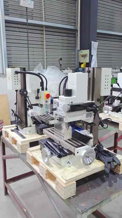 ミニマム ZX13 Mini Lathe Drill Milling Machine Horizontal 220mm X Travel