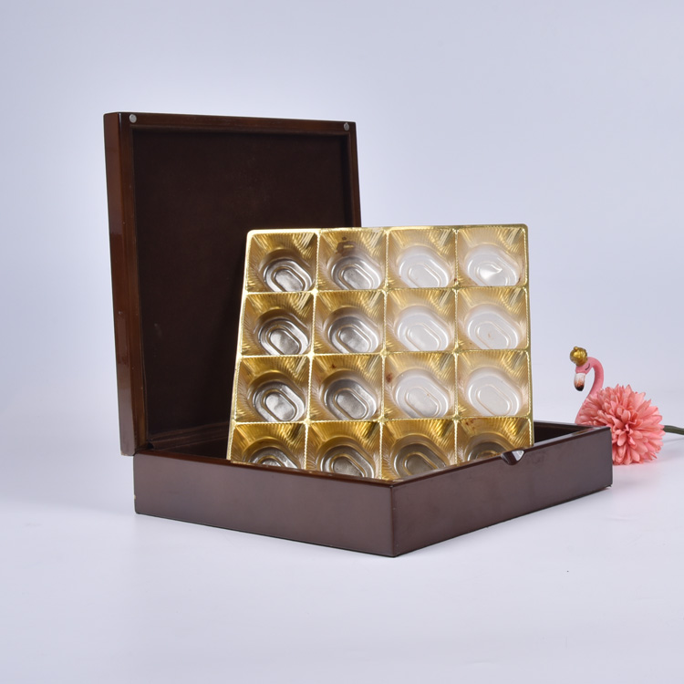 Caixa de madeira de luxo personalizada de fábrica de caixas de madeira Caixa de trufas de chocolate marrom com divisor