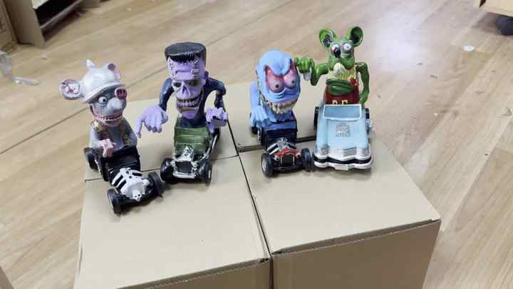 15cm Rat Fink Car Trend Toy Repairer Car Shake Head Doll