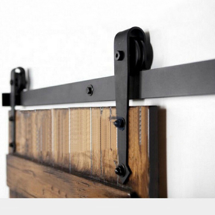 納屋のドアのハードウェア