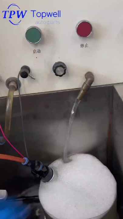 ぷぅさん China 4431425 4397682 Reserve Water Expansion Tank Coolant