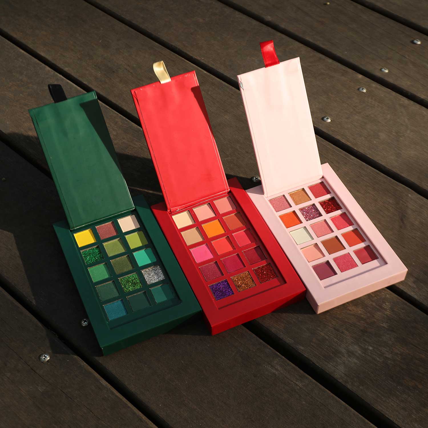 Рождественская ограниченная палитра теней для век частная этикетка палитра для макияжа пигментная матовая индивидуальная бесплатный образец палитра теней для век