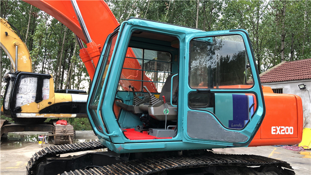 日立Landy EX200、日立Landy LX70、CAT REGA320 Used-Hitachi-Ex200-Excavator-