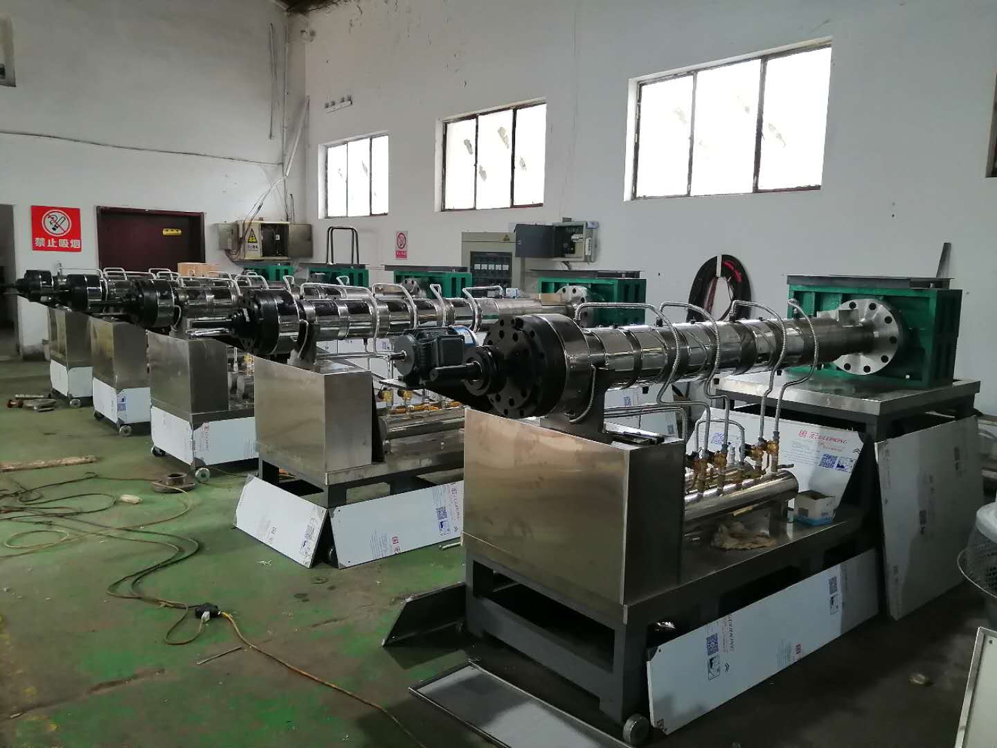 SS 201 304 Corn Puff Production Line Silver Snack Food Extruder Machine