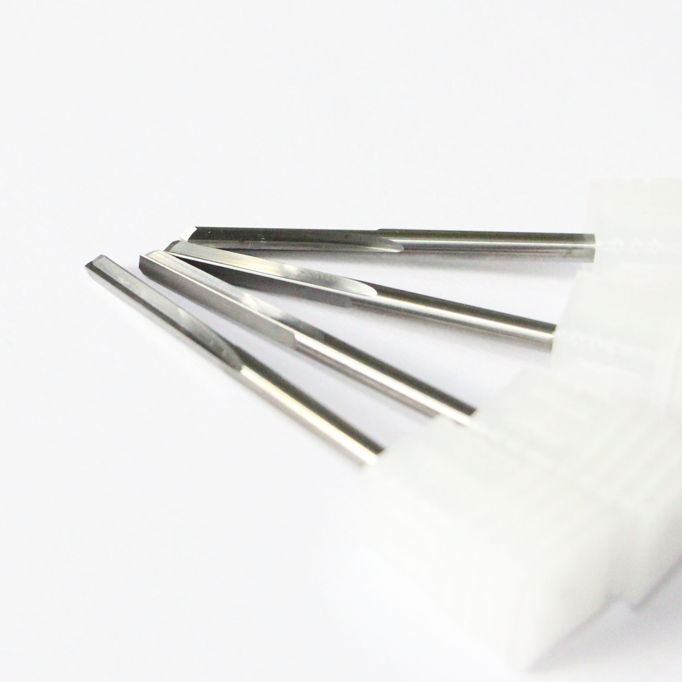 Length 133 MM HSS 10 MM Parallel Shank Hand Reamer Spiral Flute Cut Edge 66 MM