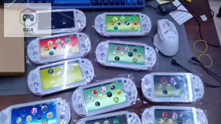 [美品] 限定色　PSvita  2000 PSvita PCH-2000 ライトピンク ホワイト