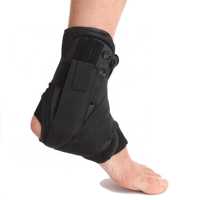 фиксирующая повязка на голеностоп при растяжении. слабые голеностопы. слабые голеностопы. поддержка ноги. слабые голеностопы.