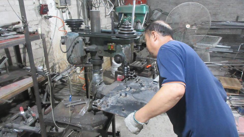 Company Overview Guangzhou Modern Z Furniture Co., Limited