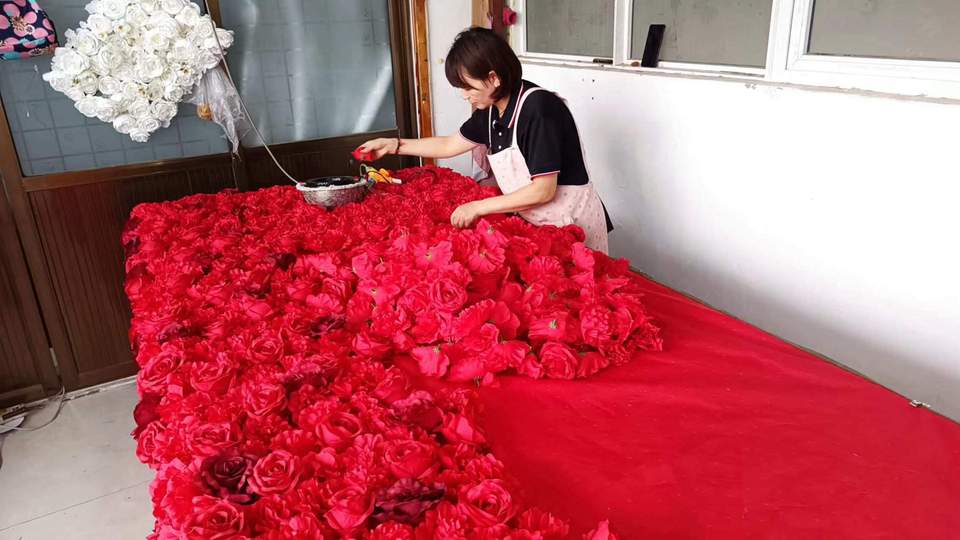 Company Overview Fengqiu Zhaogang Silk Flower Factory