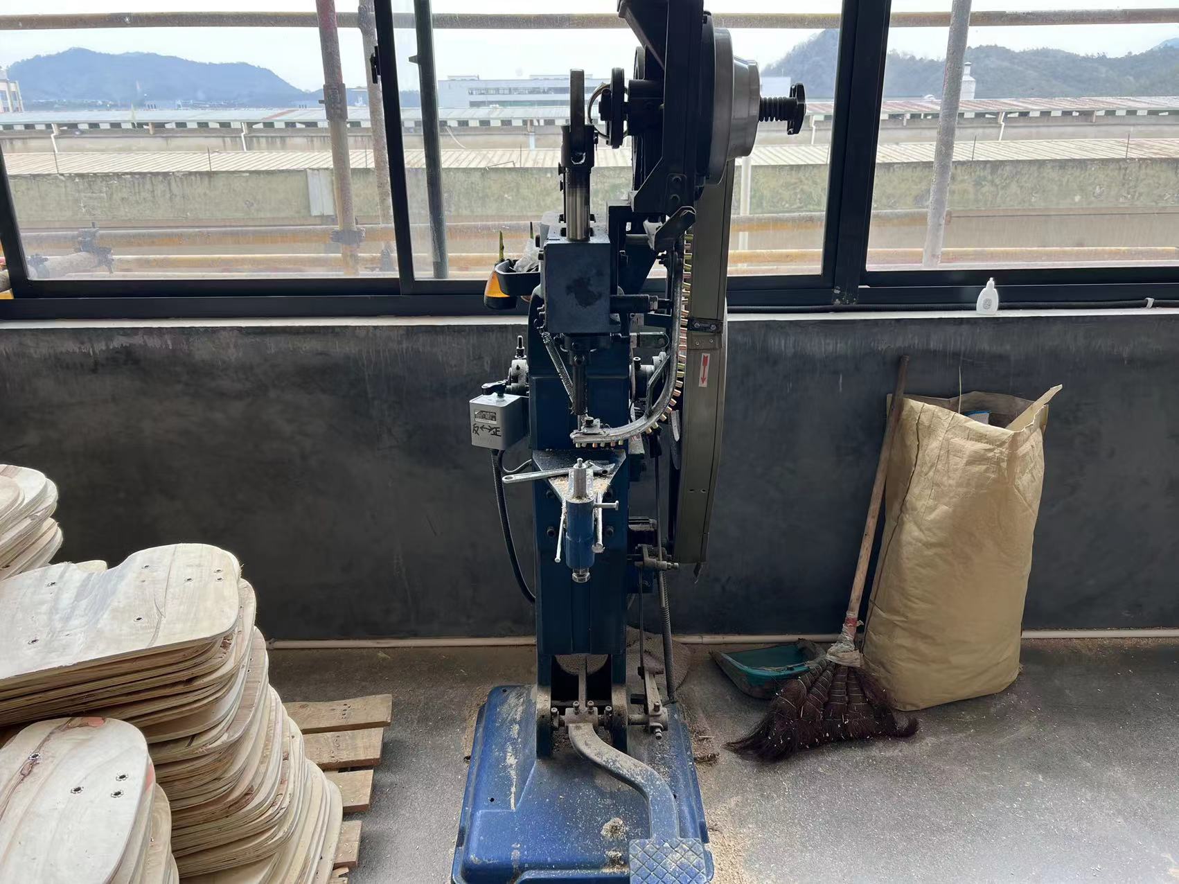 Zhangzhou Delux Furniture Co., Ltd.