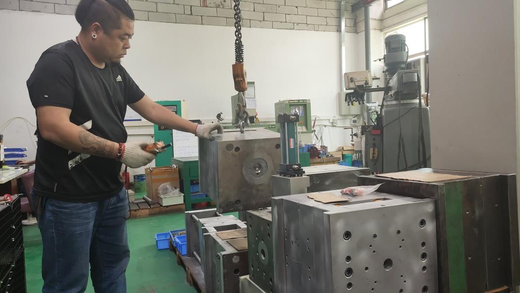 Shenzhen Futian Huaqiang Electronic World Omk Electronic Sales Department