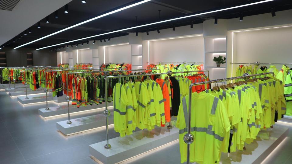 Company Overview Quzhou Glory Garment Co., Ltd.