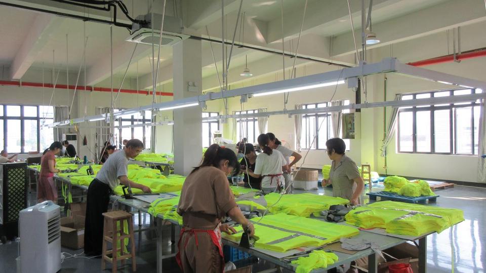 Company Overview Quzhou Glory Garment Co., Ltd.