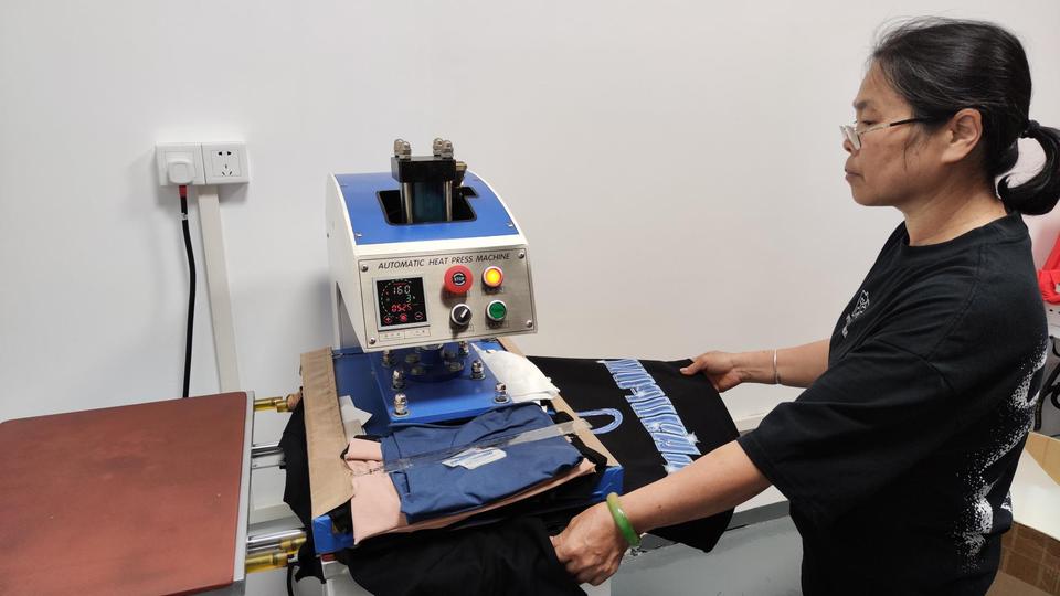 Company Overview Guangzhou Baiyun Area Etai Garment Factory