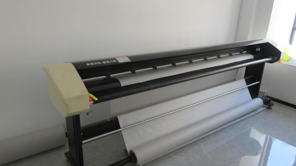 Company Overview Quzhou Glory Garment Co., Ltd.