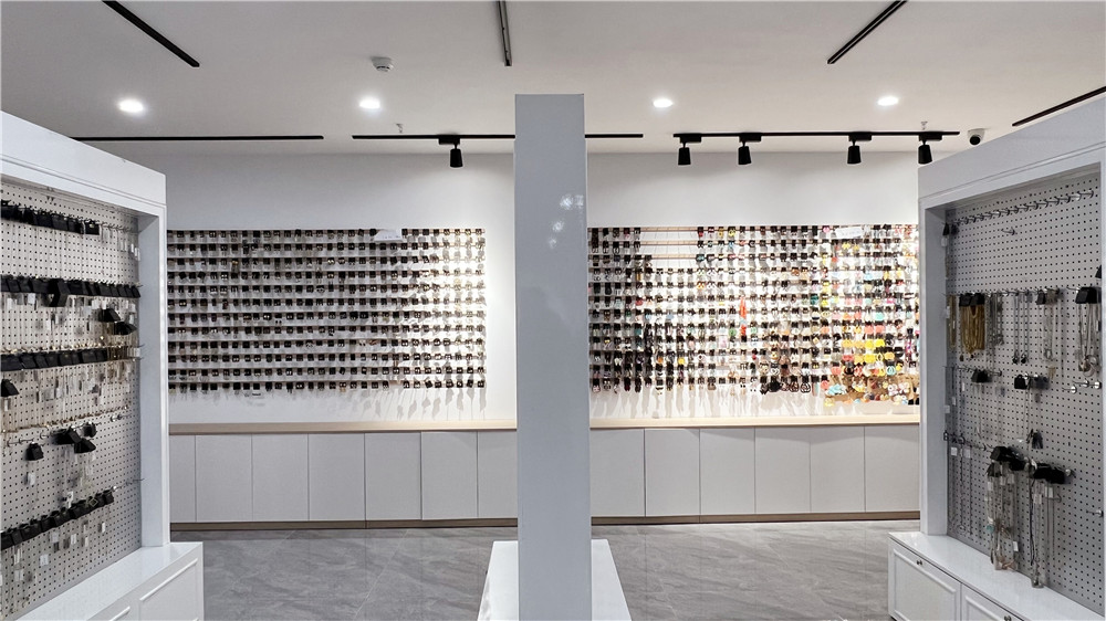 Yiwu Landy Jewelry Co., Ltd.