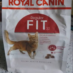 royal canin regular fit cat