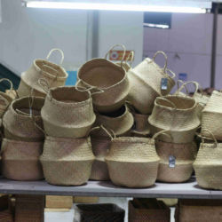 Wholesales seagrass basket with tassel/ pompom seagrass basket