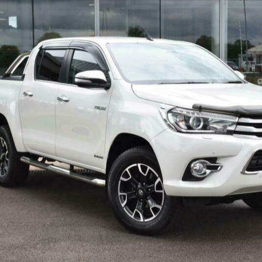 Дизельный пикап T-oyota Hilux 4x4 2018 2019