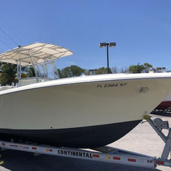 Used 2008 Sailfish 2660 CC Fiberglass Cabin Cruiser Boats