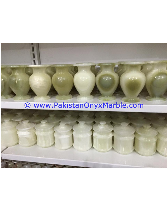 Декоративная зеленая ваза из оникса 100% камень