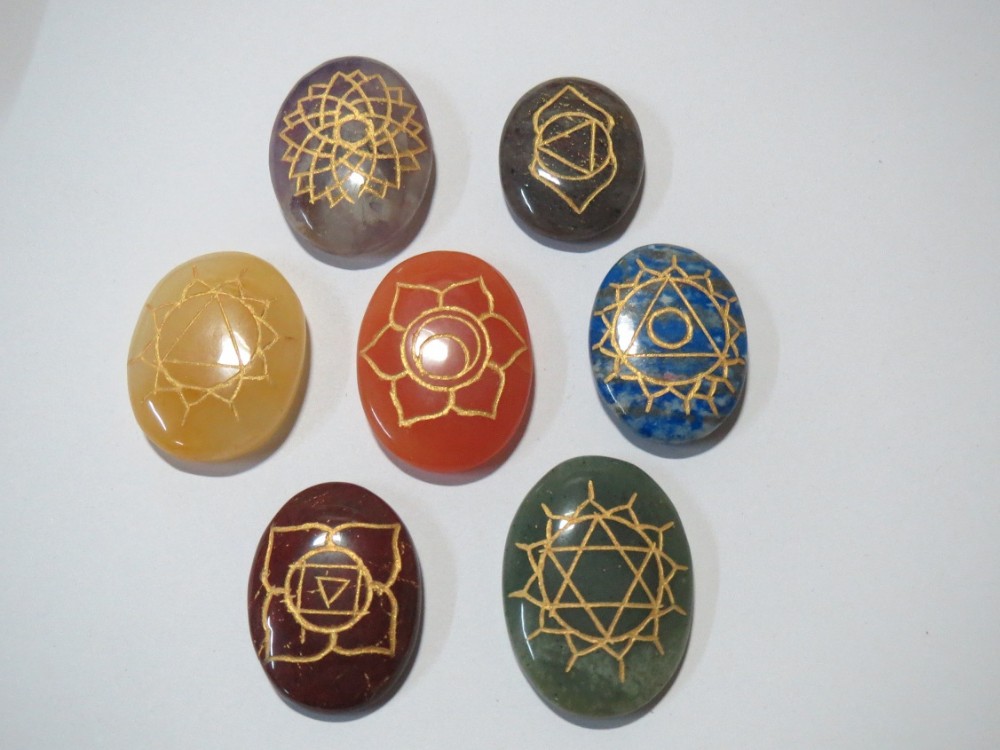 七身体脉轮刻灵气组愈合晶体灵性能量石