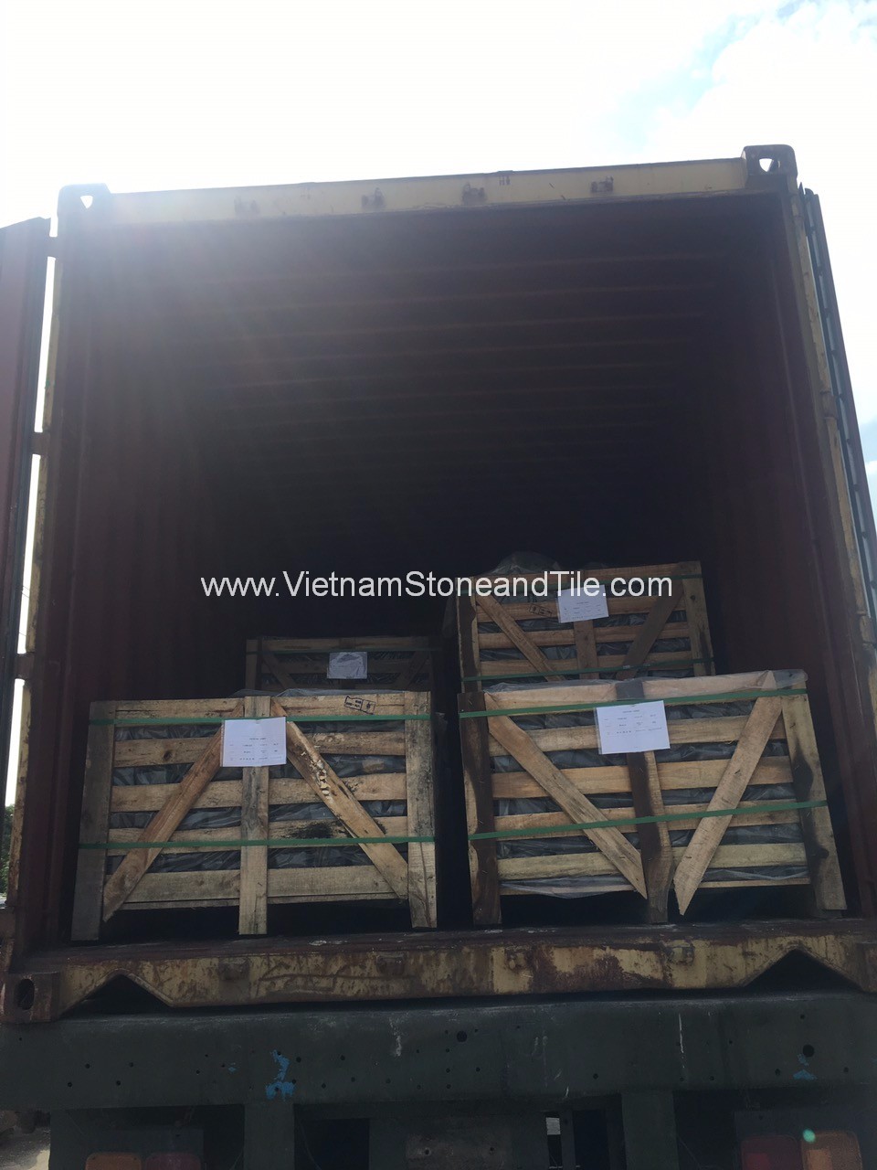 Basalt Rock Split, Vietnam Black and grey Basalt cobble (cubic)