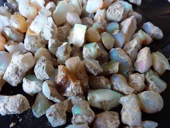 直销批发天然白色粗糙蛋白石原石高质量石头 - buy rainbow opal,opal