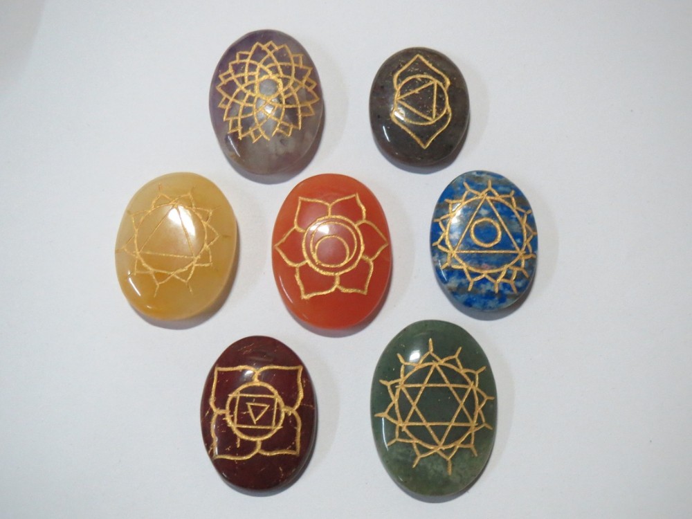 七身体脉轮刻灵气组愈合晶体灵性能量石