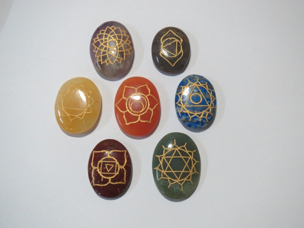 七身体脉轮刻灵气组愈合晶体灵性能量石