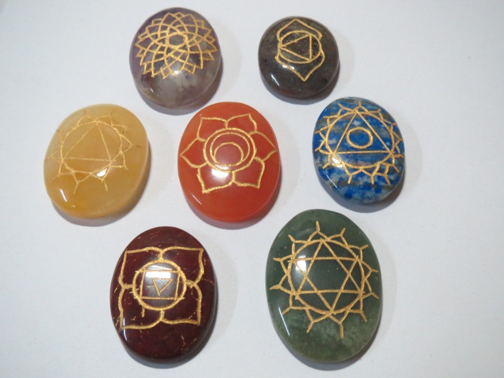 七身体脉轮刻灵气组愈合晶体灵性能量石