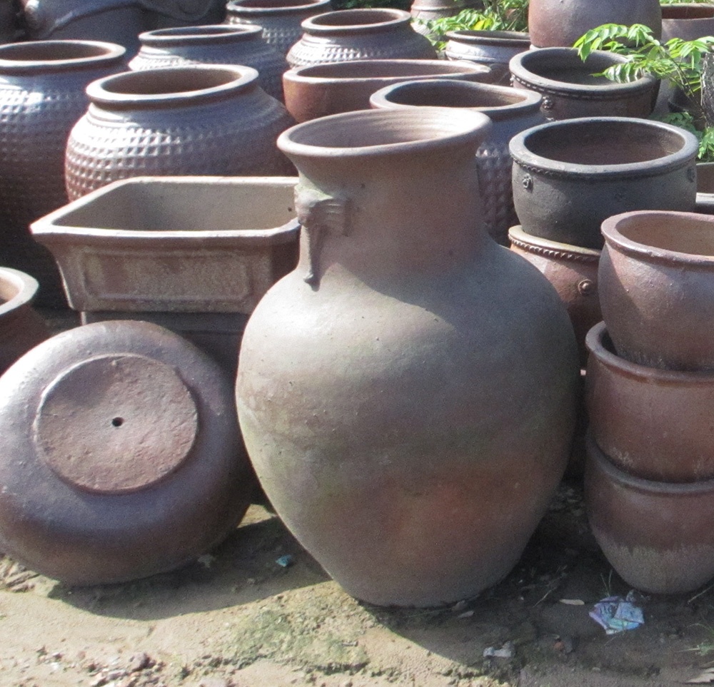 Большие садовые горшки