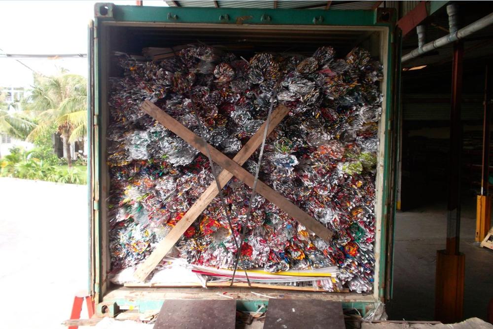 PMMA Scraps, acrylic sheet edges without cover or pvc gasket