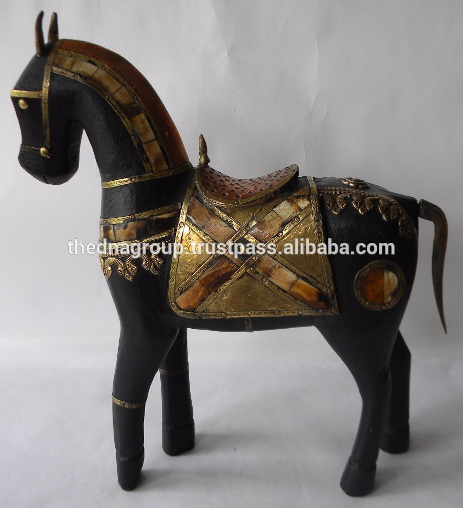 インドの伝統的な馬の木製彫刻フィギュア - アンティーク風装飾品