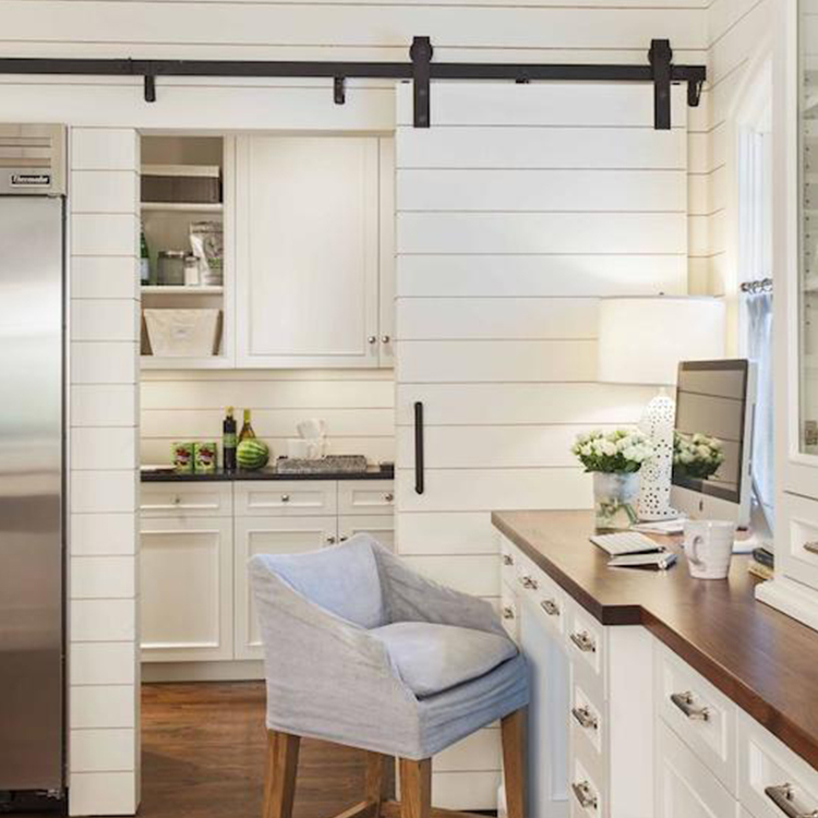 2019 Hot new products wooden sliding  barn door  with carbon steel barn door hardware track kit