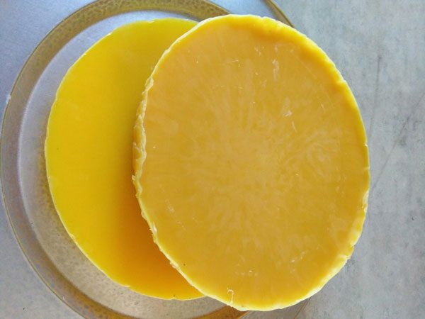 100% Natural high quality Vietnam origin yellow block form Wholesale for candle and soap production good price Beeswax