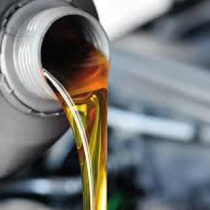 Машинное масло. Смешивать моторные. Синтетическое масло в химии. Блендинг моторного масла. Смешивание масел.