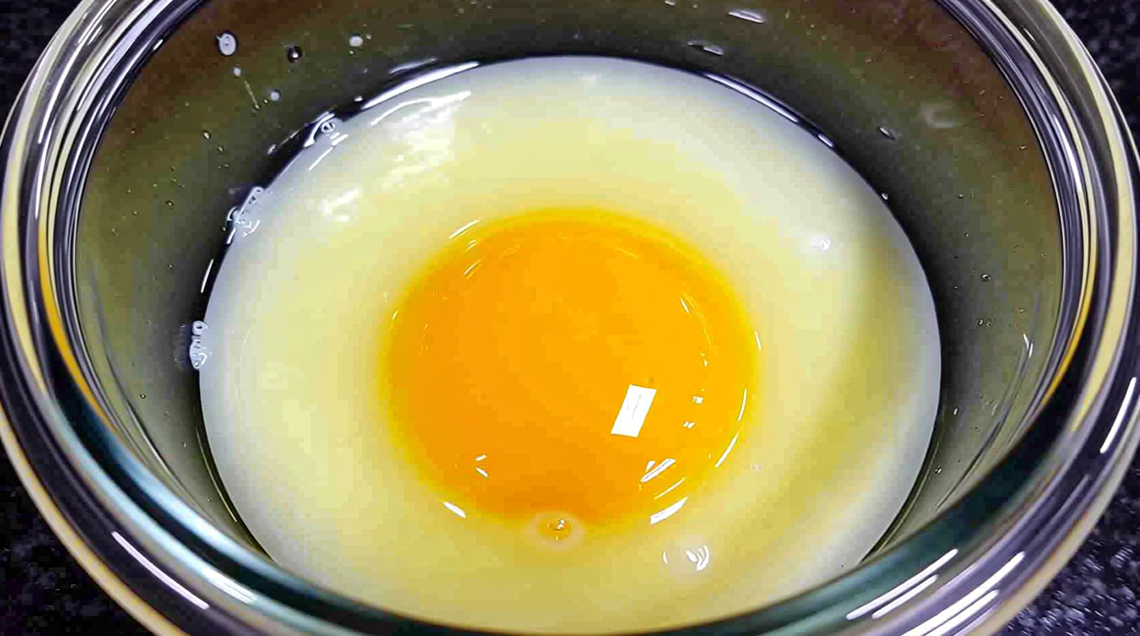 how long can a cooked egg sit out