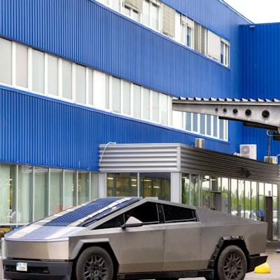Tesla Cybertruck AWD