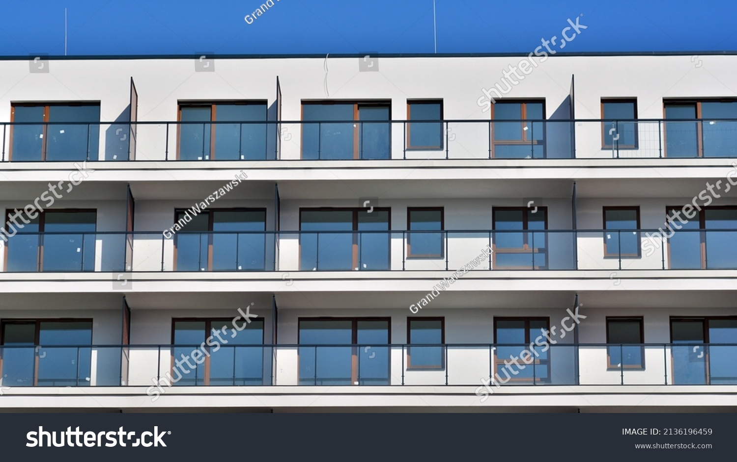 Modern Building (35 Condos + 10 Offices)