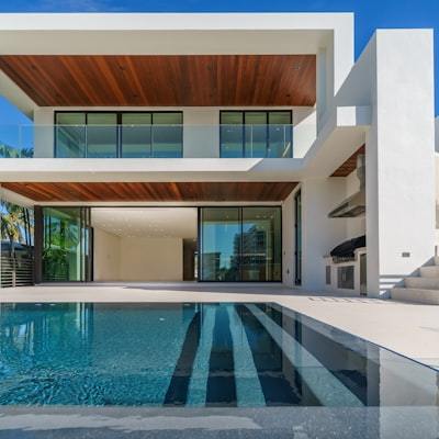 L.A. Mega Mansion, 8 bd, 20 ba