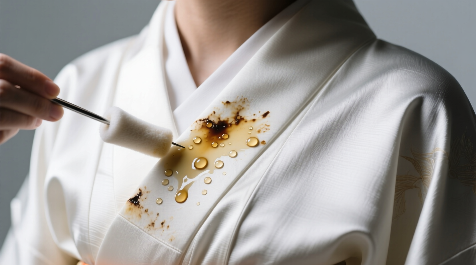 how to remove soy sauce stains from white kimonos