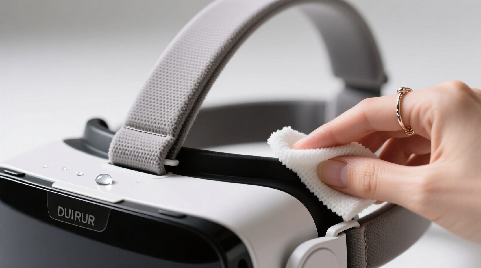 can you machine wash a vr headset strap