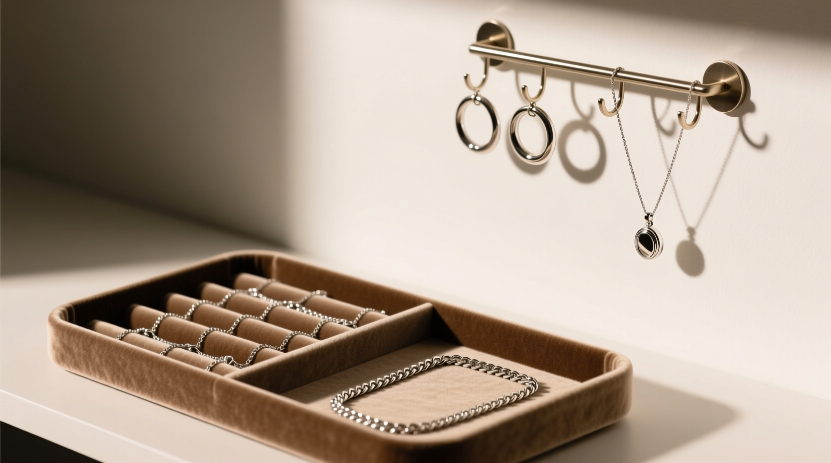 closet organization tips stop chain tangling now