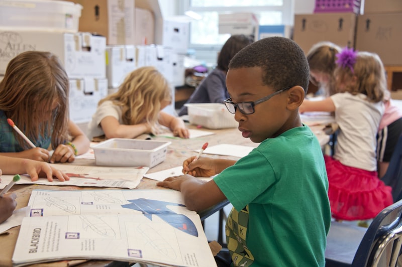 Interactive Learning Tablets vs. Traditional Toys: What Research Shows