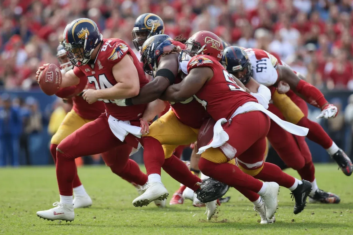 What Does a Linebacker in Football Do? Key Roles Explained