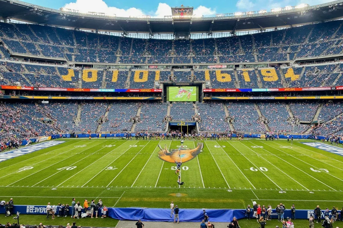 How Many Laps Around a Football Field Is a Mile?